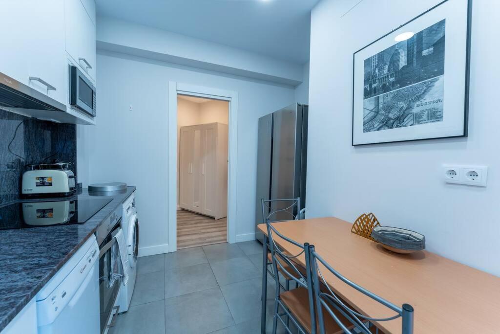 Valdecilla Center Apartment Santander Eksteriør bilde